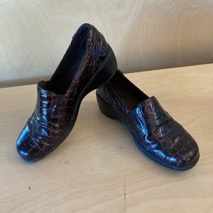 Clarks Brown Leather Alligator Print Loafer Slip-On Low Shoes Womens